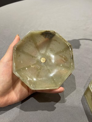 Lot 395 - A Mughal Indian Jade Octagonal Pandan Box and Cover