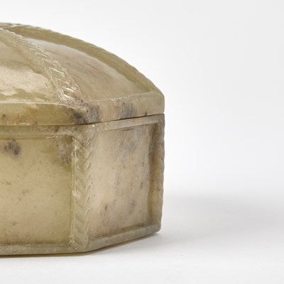 Lot 395 - A Mughal Indian Jade Octagonal Pandan Box and Cover