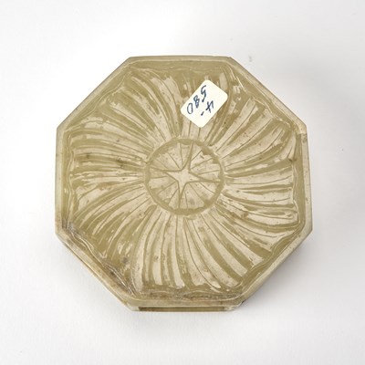 Lot 395 - A Mughal Indian Jade Octagonal Pandan Box and Cover
