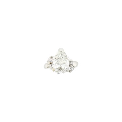 Lot 1069 - Platinum and Diamond Ring