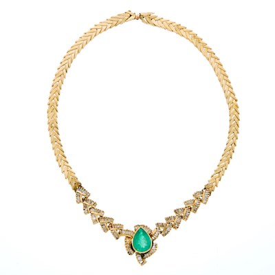 Lot 1081 - Gold, Emerald and Diamond Necklace