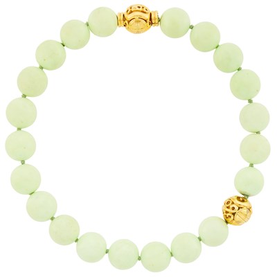 Lot 2025 - Lemon Chrysoprase and Gold Bead Necklace with Gold Clasp