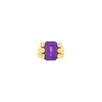 Lot 96 - Verdura Gold, Amethyst and Diamond Ring