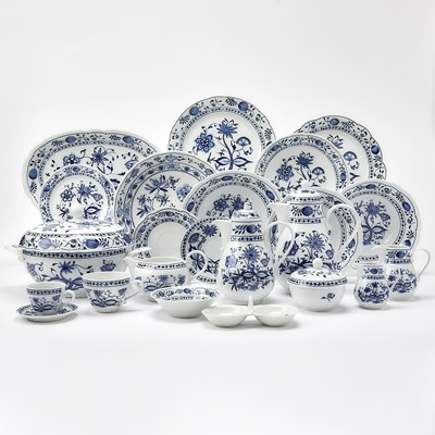 Lot 3175 - Assembled "Blue Onion" and "Blue Danube" Pattern Porcelain Table Service