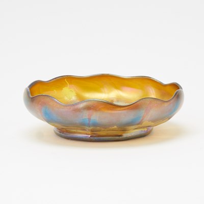 Lot 237 - Tiffany Gold Favrile Blown and Wheel-Engraved Glass Bowl