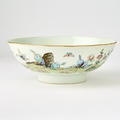 Lot 606 - A Chinese Famille Rose Porcelain Bowl