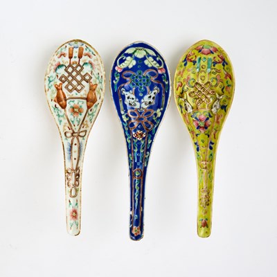 Lot 571 - Three Chinese Enameled Porcelain Spoons