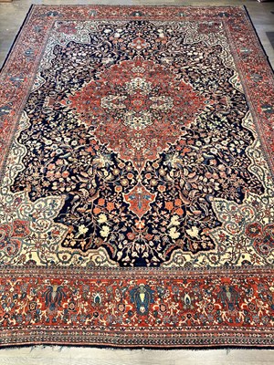 Lot 1211 - Fereghan Sarouk Carpet