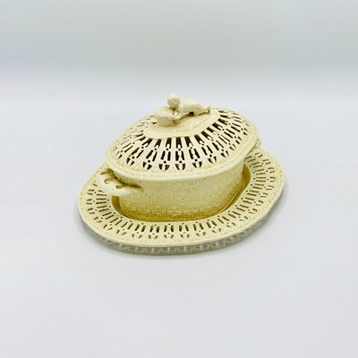 Lot 1086 - Leeds Creamware Covered Serving Dish