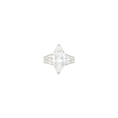 Lot 242 - Platinum and Diamond Ring