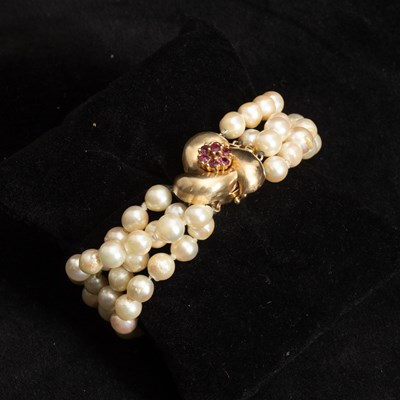 Lot 164 - Multistrand Baroque Cultured Pearl Bracelet with 14Kt Gold and Ruby Clasp