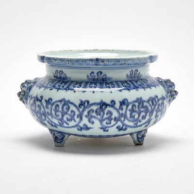 Lot 73 - A Chinese Blue and White Porcelain Tripod Censer