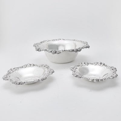 Lot 137 - Three Graduated Tiffany & Co. Sterling Silver "Clover" Pattern Bowls
