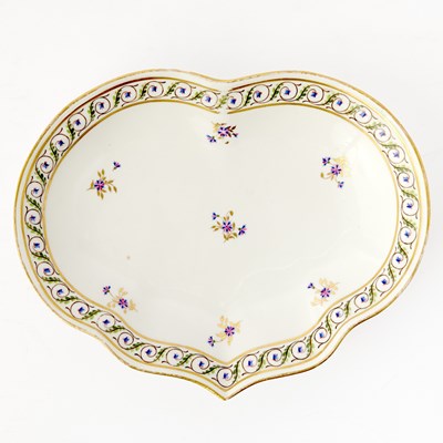 Lot 469 - Derby Porcelain Shell Dish
