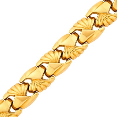 Lot 17 - Gold Link Bracelet