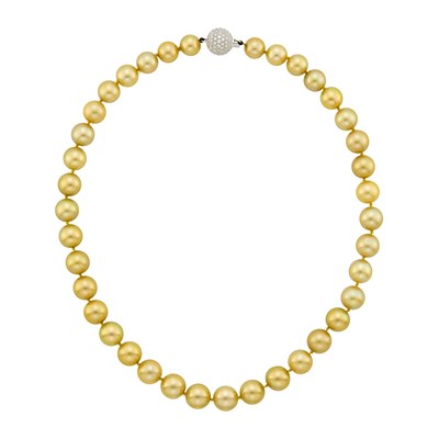 Lot 121 - Graff Golden Cultured Pearl Necklace with White Gold and Diamond Ball Clasp