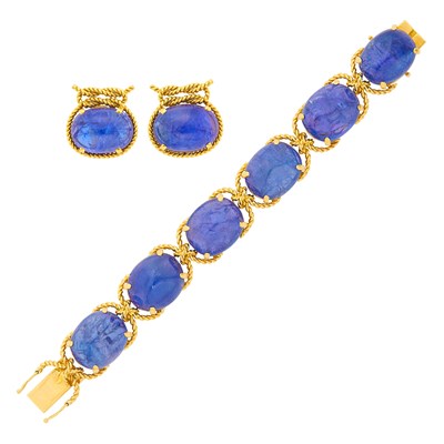 Lot 41 - Verdura Gold and Cabochon Tanzanite 'Pebble' Bracelet and Pair of 'Bowtie' Earclips