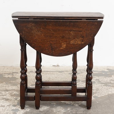 Lot 155 - William and Mary Style Oak Gateleg Table