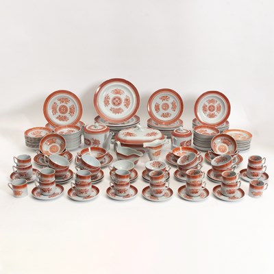 Lot 78 - Spode Stoneware Dinner Service