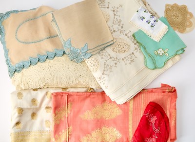 Lot 241 - Group of Linens