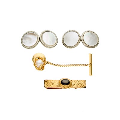 Lot 278 - Group of Gold and Metal Gentleman's Accessories