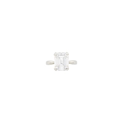 Lot White Gold and Diamond Ring