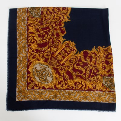 Lot 198 - Ladies Wool Shawl