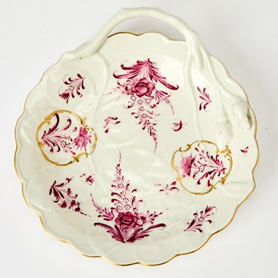 Lot 376 - Worcester Porcelain 'Blind Earl' Sweat Meat Dish