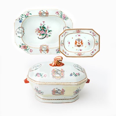 Lot 330 - Chinese Export Armorial Tureen, Cover and Stand