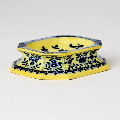 Lot 354 - Meissen Porcelain Pale Yellow Ground Salt