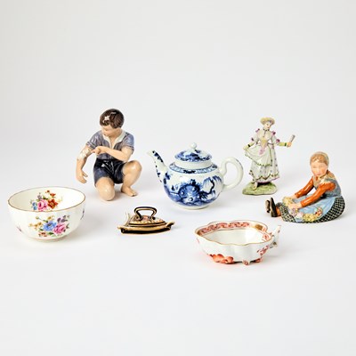Lot 402 - Group of European Porcelain Table Articles