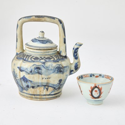 Lot 331 - Chinese Blue and White Hatcher Cargo Porcelain Teapot
