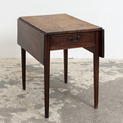 Lot 223 - Georgian Mahogany Pembroke Table