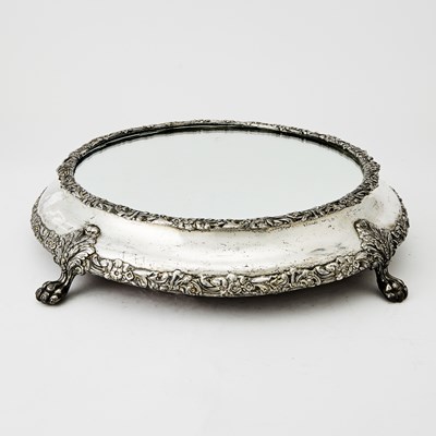 Lot 3125 - Silver Plated Mirrored Centerpiece