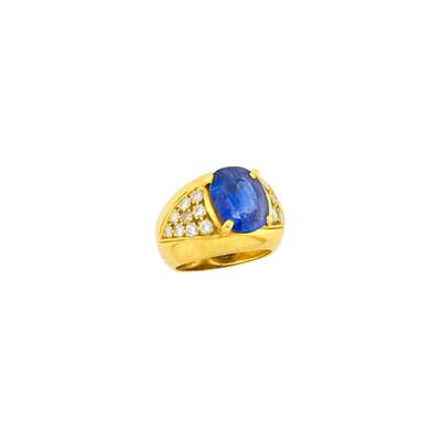 Lot 57 - Gold, Sapphire and Diamond Ring