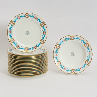 Lot 336 - Set of Seventeen Minton Porcelain Plates