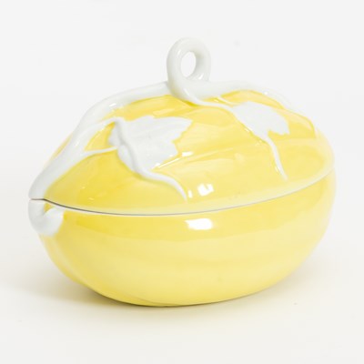 Lot 346 - Vista Alegre for Mottahedeh Porcelain Melon