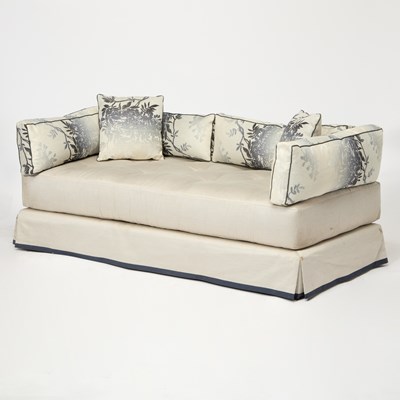 Lot 317 - Upholstered Daybed