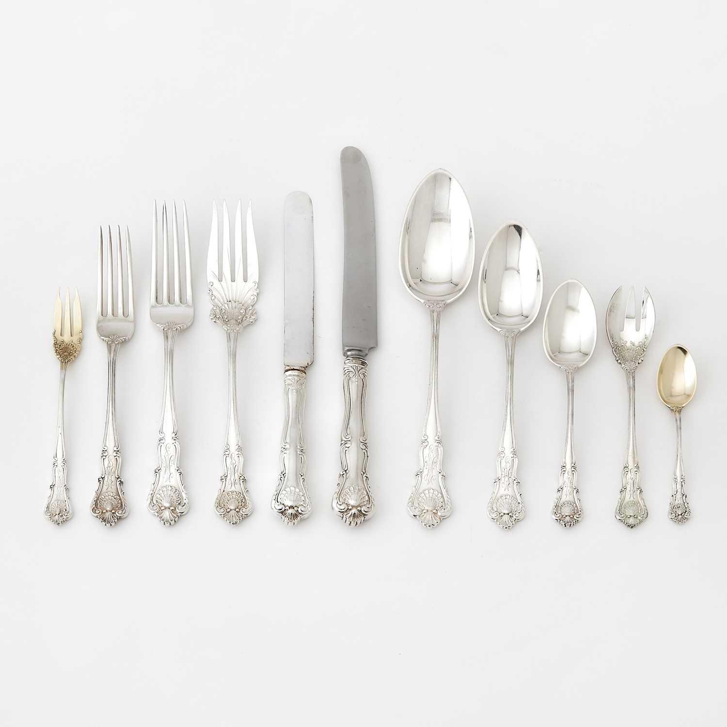 Lot 226 - Durgin Sterling Silver "New Queen's" Pattern Flatware Service