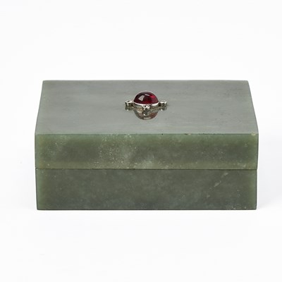 Lot 30 - A Chinese Spinach Jade Rectangular Box