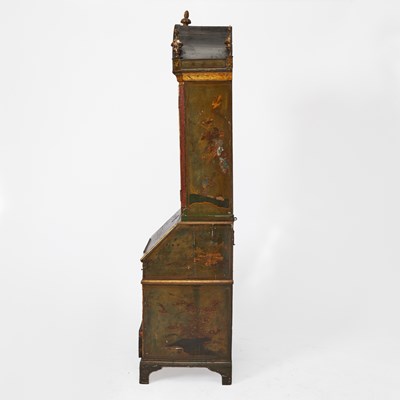 Lot 416 - Early George I Black Japanned and Parcel-Gilt Bureau Bookcase