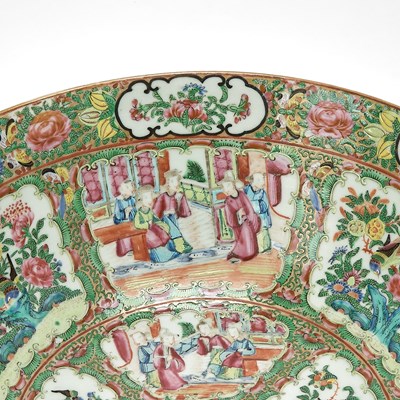 Lot 135 - Group of Chinese Rose Medallion Table Articles