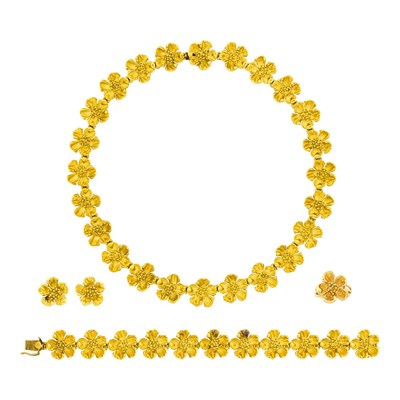 Lot 1209 - Suite of Gold Flower Jewelry