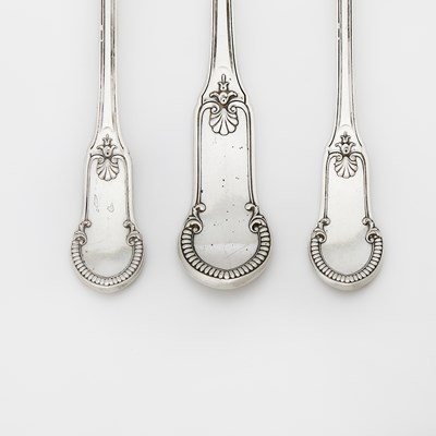 Lot 210 - Silver Set