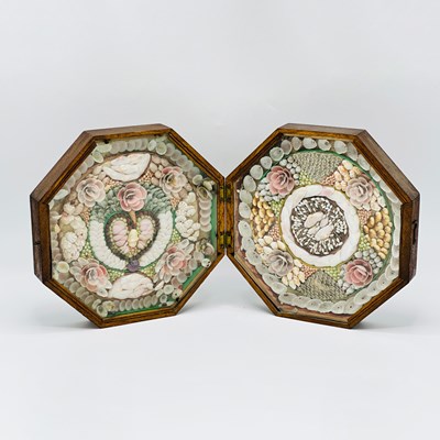 Lot 1140 - Double Seashell Sailor's Valentine