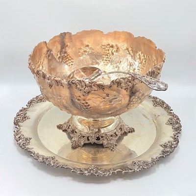 Lot 1132 - American Sterling Silver Punch Bowl, Ladle, Cups, and Stand