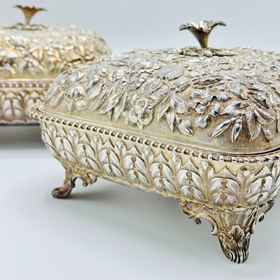 Lot 1136 - Pair of American Sterling Silver Covered Vegetable Dishes