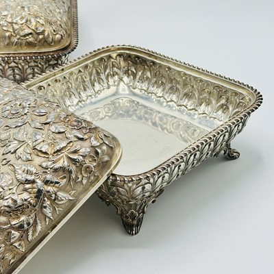 Lot 1136 - Pair of American Sterling Silver Covered Vegetable Dishes