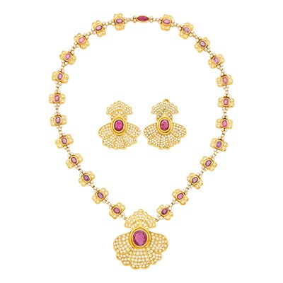 Lot 116 - Gold, Ruby and Diamond Pendant-Necklace and Pair of Pendant-Earclips