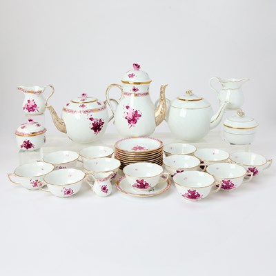 Lot 375 - Herend Porcelain "Chinese Bouquet Raspberry" Tea Service